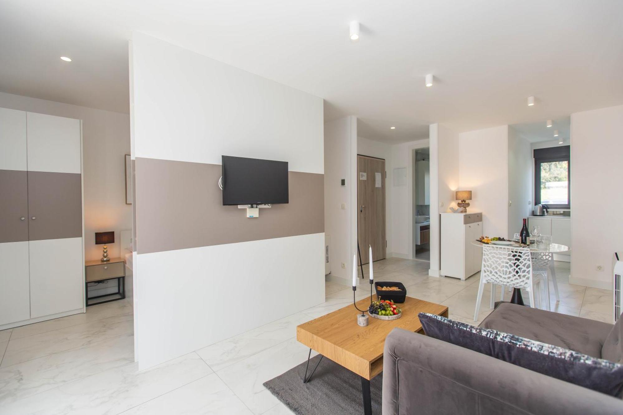 Villa 23 A Heated Pool Trogir Buitenkant foto
