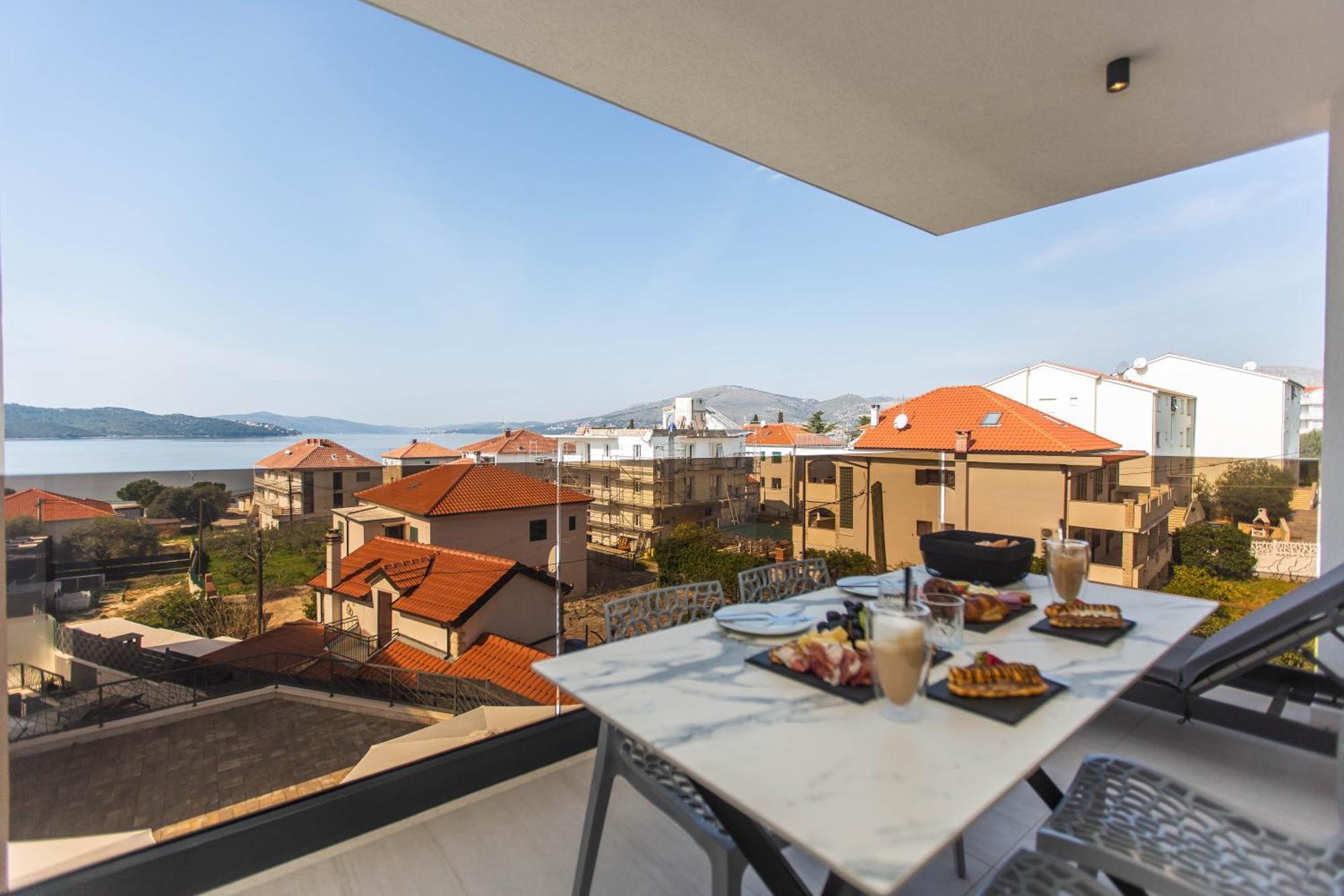Villa 23 A Heated Pool Trogir Buitenkant foto
