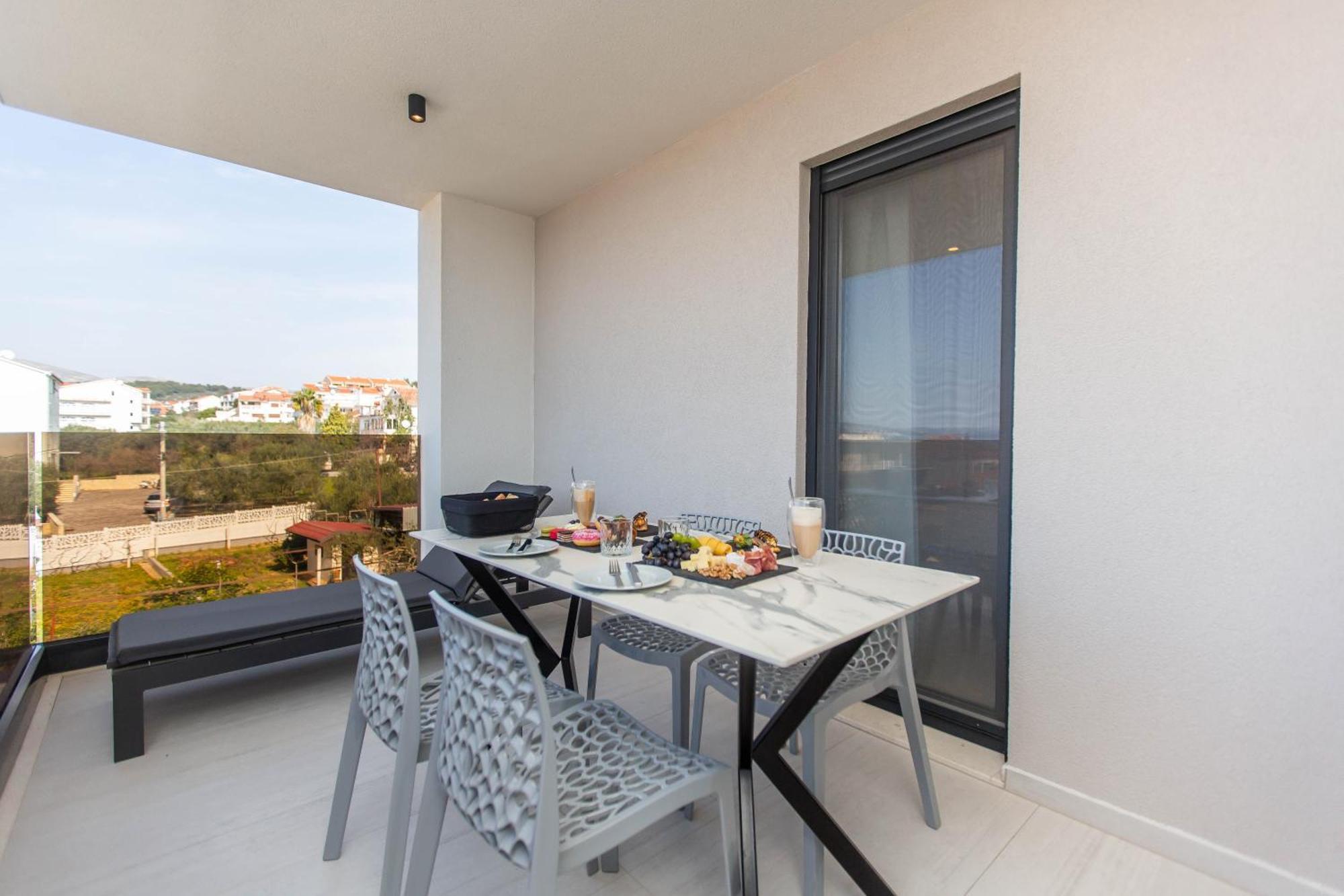 Villa 23 A Heated Pool Trogir Buitenkant foto